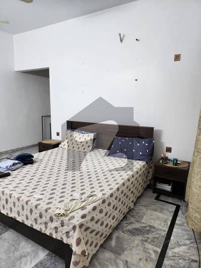 بھٹائی کالونی - بلاک ڈی بھٹائی کالونی,کورنگی,کراچی میں 3 کمروں کا 5 مرلہ بالائی پورشن 35.0 ہزار میں کرایہ پر دستیاب ہے۔