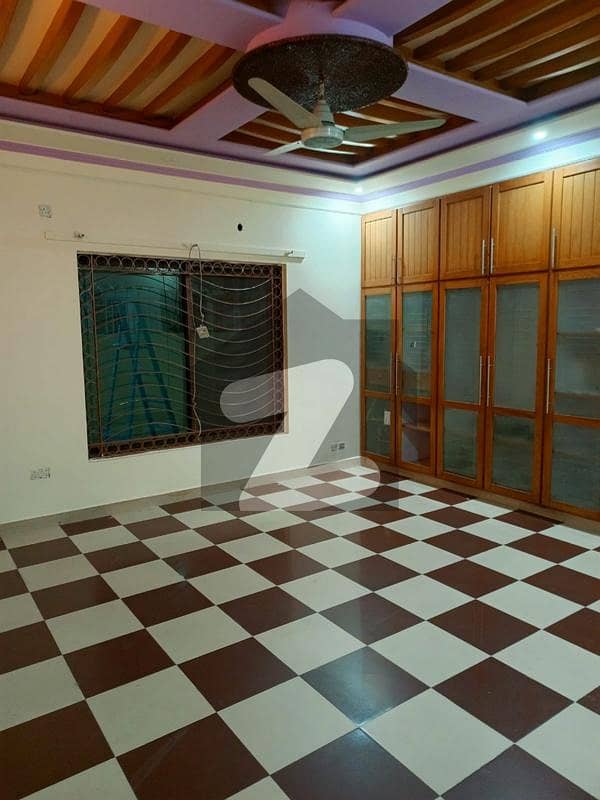 1 Kanal House For Rent In Lush Condition