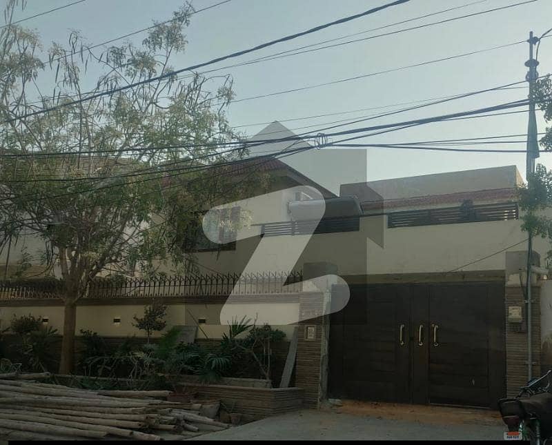 300 Yard Phase6 Owner Built Extraordinary Quite Street Posh Area Chance Deal Owner Need Hard Cash 65000000