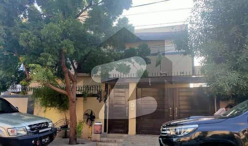 ڈی ایچ اے فیز 7 ڈی ایچ اے ڈیفینس,کراچی میں 4 کمروں کا 12 مرلہ مکان 7.15 کروڑ میں برائے فروخت۔