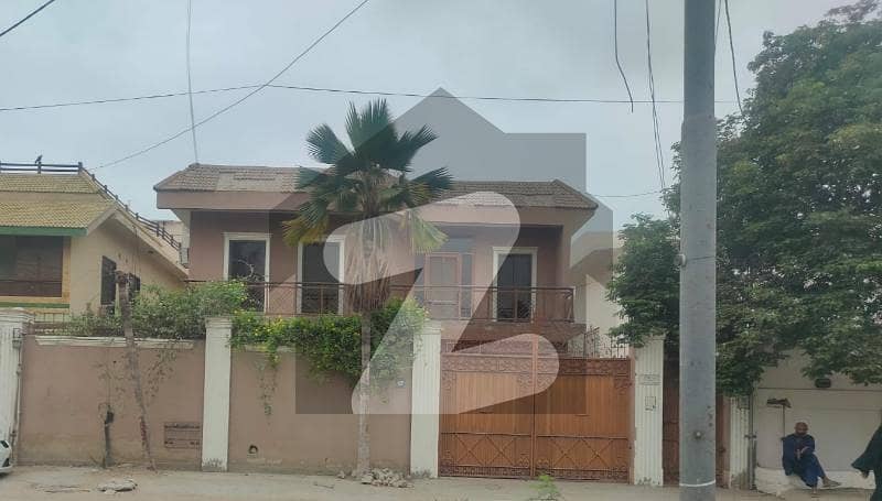 500yard phase5 ownerbuilt extraordnary shujaat street posh area chance deal owner need hard cash 87000000