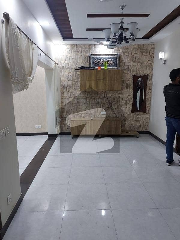طارق گارڈنز ۔ بلاک بی طارق گارڈنز,لاہور میں 3 کمروں کا 5 مرلہ مکان 80.0 ہزار میں کرایہ پر دستیاب ہے۔