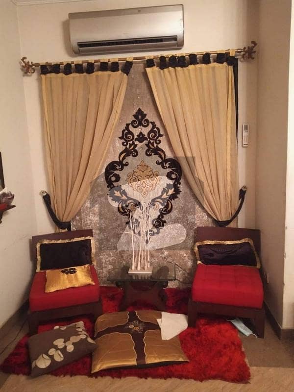 جوہر ٹاؤن فیز 1 جوہر ٹاؤن,لاہور میں 5 کمروں کا 13 مرلہ مکان 4.35 کروڑ میں برائے فروخت۔