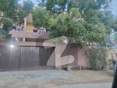 250yard Phase 7 Sadi Posh Area Nice Location Owner Need Hard Cash Hurryup 61500000