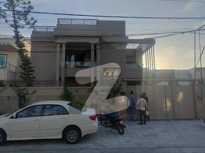 ڈی ایچ اے فیز 6 ڈی ایچ اے ڈیفینس,کراچی میں 4 کمروں کا 12 مرلہ مکان 9.0 کروڑ میں برائے فروخت۔