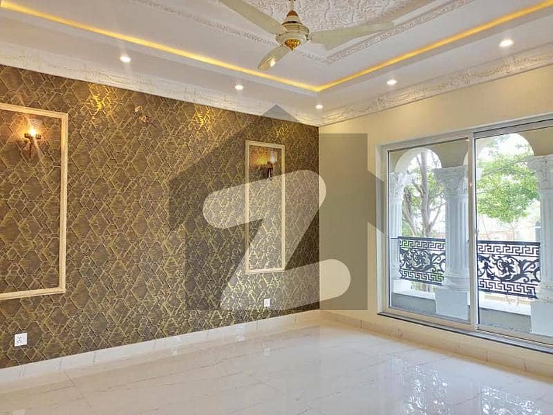 ڈی ایچ اے 9 ٹاؤن ڈیفنس (ڈی ایچ اے),لاہور میں 4 کمروں کا 5 مرلہ مکان 2.6 کروڑ میں برائے فروخت۔