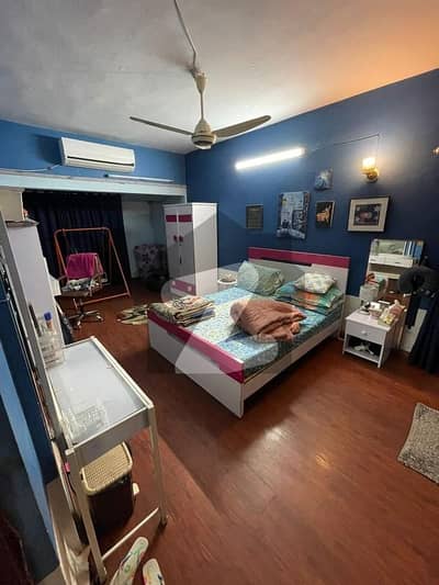 کلفٹن ۔ بلاک 9 کلفٹن,کراچی میں 3 کمروں کا 8 مرلہ فلیٹ 1.0 لاکھ میں کرایہ پر دستیاب ہے۔