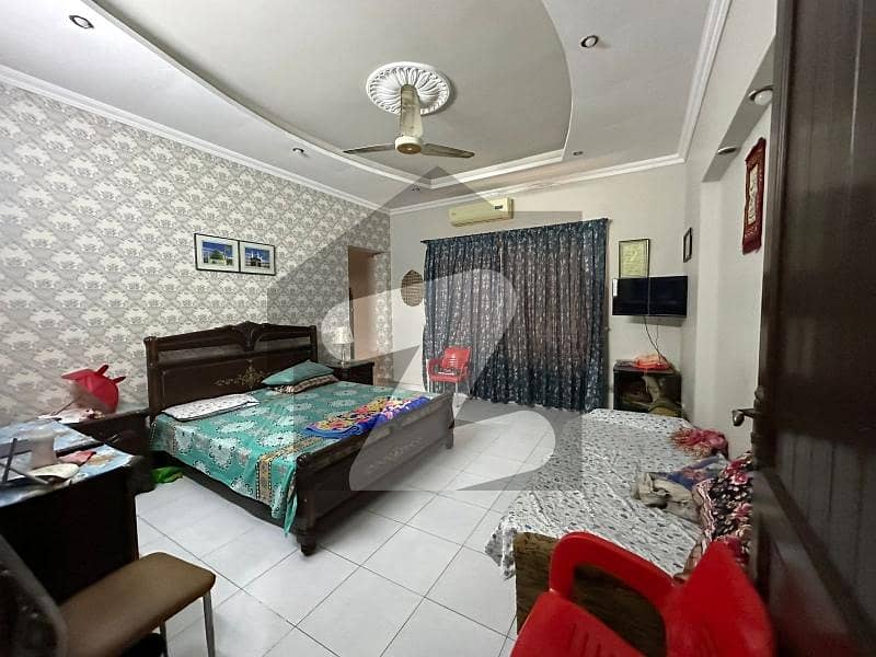 ویلینشیاء ہاؤسنگ سوسائٹی لاہور میں 6 کمروں کا 1 کنال مکان 5.7 کروڑ میں برائے فروخت۔