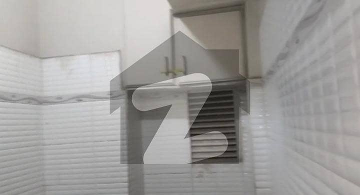 مسکان چورنگی کراچی میں 2 کمروں کا 4 مرلہ فلیٹ 40.0 ہزار میں کرایہ پر دستیاب ہے۔