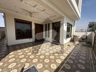 عمارکینیان ویوز اسلام آباد میں 5 کمروں کا 11 مرلہ مکان 4.95 کروڑ میں برائے فروخت۔