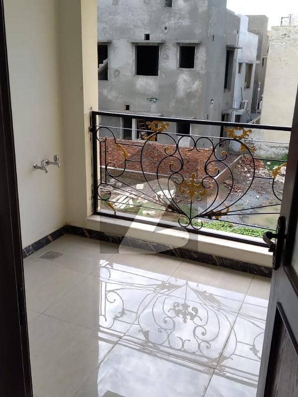5 MARLA BEAUTIFUL & SPECIOUS HOUSE FOR SALE | NEAR TO PARK & MAIN ROAD