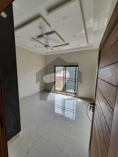 10 MARLA BRAND NEW HOUSE AVAILABLE FOR RENT IN BAHRIA TOWN LAHORE