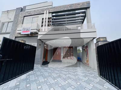 10 MARLA BRAND NEW HOUSE AVAILABLE FOR RENT IN BAHRIA TOWN LAHORE