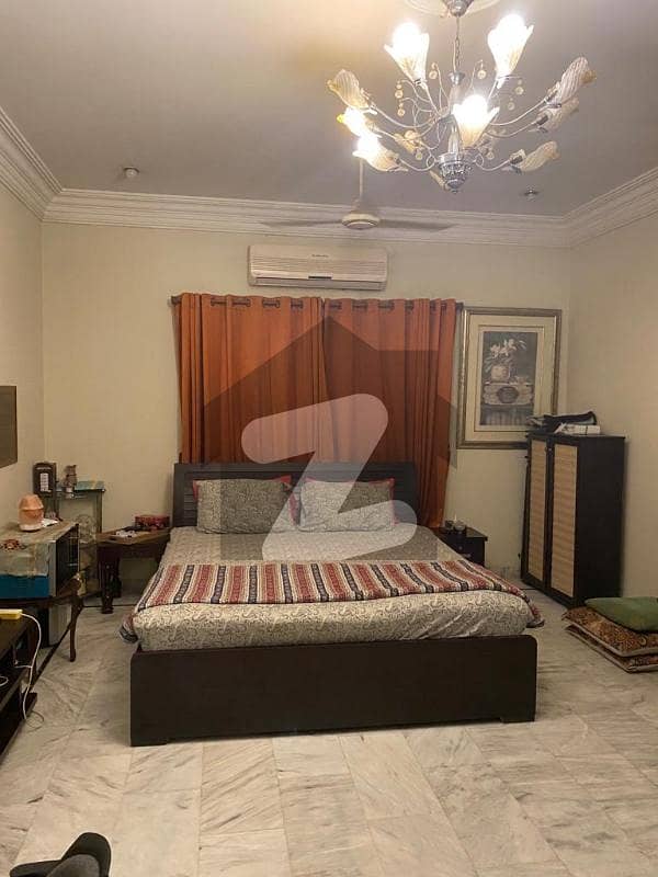 Defence Bungalow Furnished Room for Rent 1 Bedrooms lounge