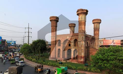 نیو چوبرجی پارک ۔ بلاک اے نیو چوبرجی پارک,لاہور میں 5 کمروں کا 11 مرلہ مکان 3.95 کروڑ میں برائے فروخت۔