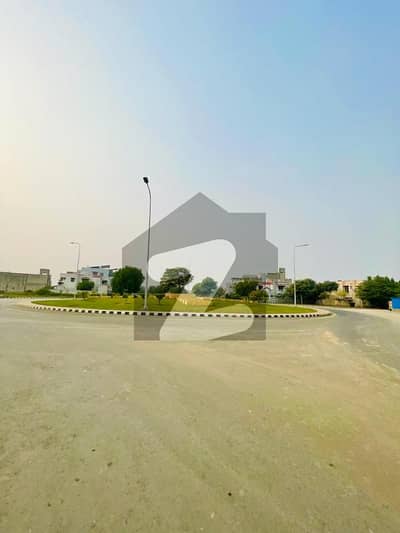 لیک سٹی ۔ سیکٹر ایم ۔ 3 لیک سٹی,رائیونڈ روڈ,لاہور میں 1 کنال رہائشی پلاٹ 3.3 کروڑ میں برائے فروخت۔