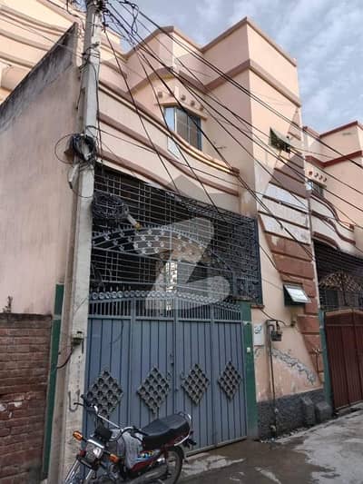 اسلام نگر گجرات میں 4 کمروں کا 3 مرلہ مکان 85.0 لاکھ میں برائے فروخت۔