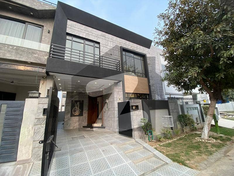 100% Orignal Add 5 Marla Modern Design House For Sale In DHA 9 Town