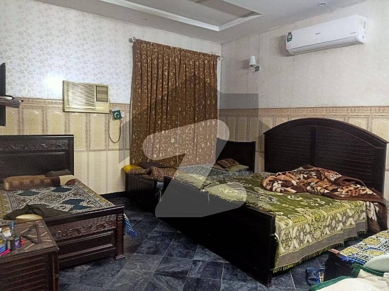 علامہ اقبال ٹاؤن لاہور میں 5 کمروں کا 10 مرلہ مکان 5.0 کروڑ میں برائے فروخت۔