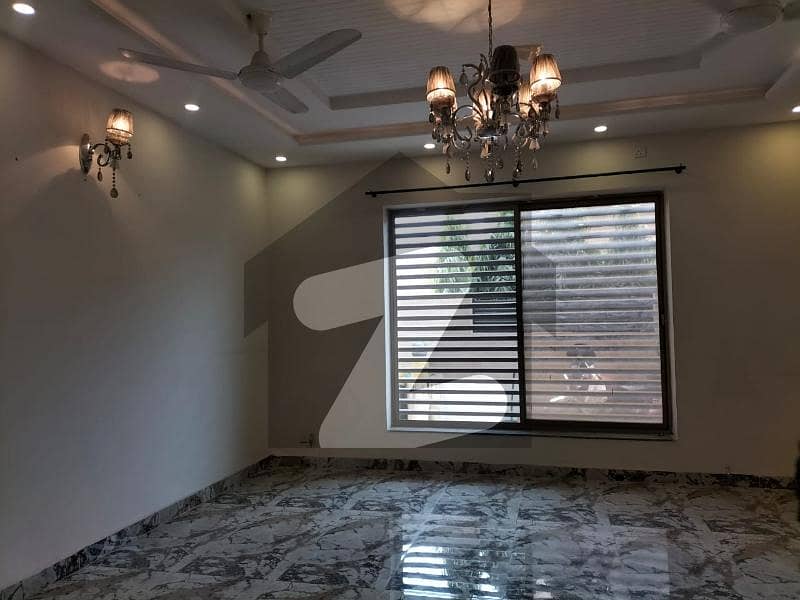 BEAUTIFUL UPPER PORTION AVAIL FOR RENT