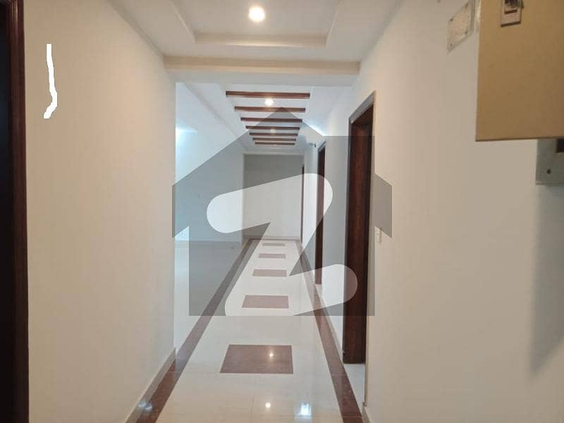 10 MARLA 3 BEDROOMS APARTMENT AVAILABLE FOR SALE 10 MARLA 3 BEDROOMS APARTMENT AVAILABLE FOR SALE