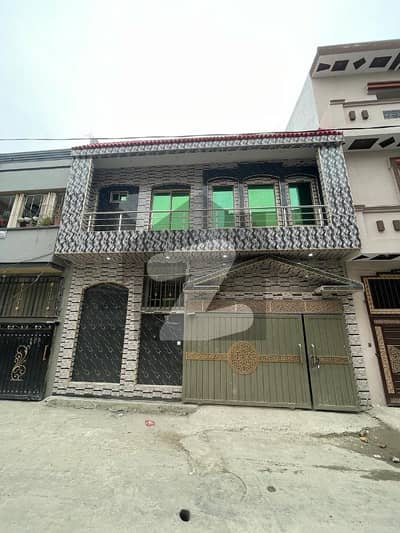 شاہ ولی کالونی واہ میں 5 کمروں کا 6 مرلہ مکان 2.0 کروڑ میں برائے فروخت۔