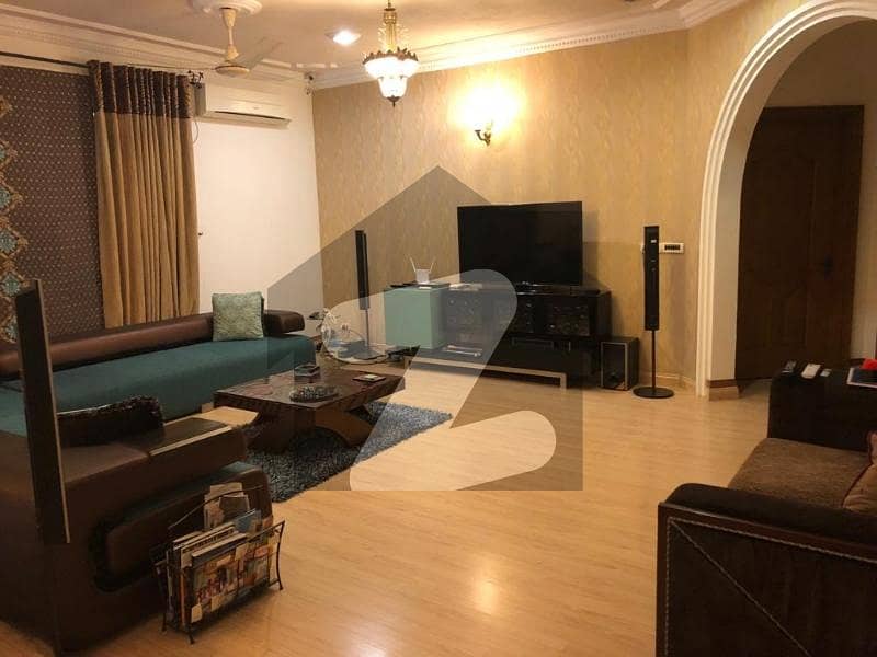 ڈی ایچ اے فیز 6 ڈی ایچ اے ڈیفینس,کراچی میں 6 کمروں کا 1 کنال مکان 10.5 کروڑ میں برائے فروخت۔