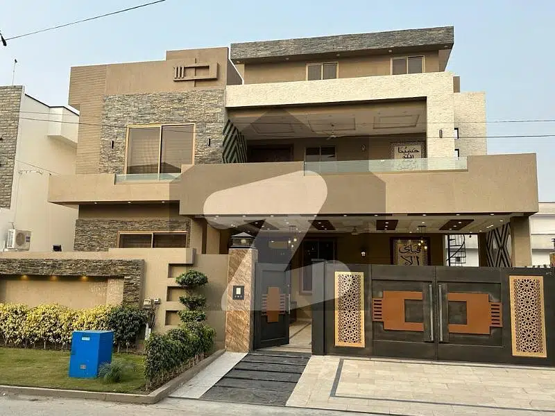 1 Kanal Beautiful House Available For Sale In DC Colony