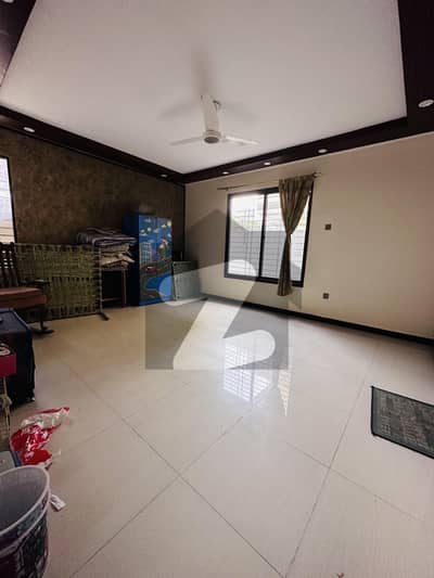 Well maintain corner 3Bed drawing dinning Ground floor portion for silent commercial purpose only. 
Best for software house, Multinational company office etc