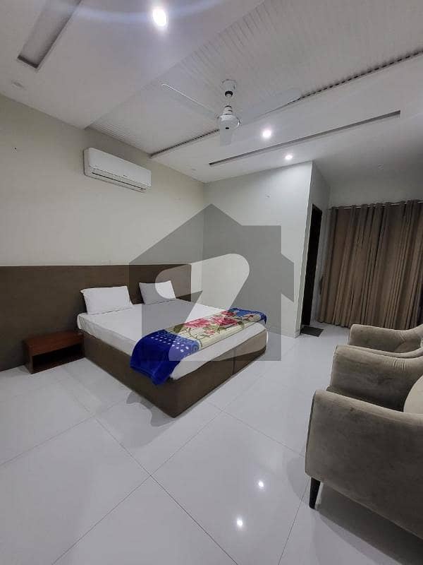 بحریہ ٹاؤن سیکٹر سی بحریہ ٹاؤن,لاہور میں 5 کمروں کا 1 کنال مکان 3.5 لاکھ میں کرایہ پر دستیاب ہے۔