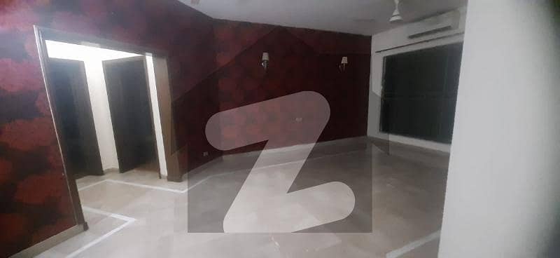 Prime Location Awesome Kanal Upper Portion Available For Rent in DHA Phase 4 Block AA