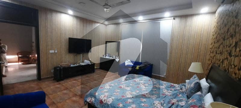 ڈی ایچ اے فیز 2 ڈیفنس (ڈی ایچ اے),لاہور میں 4 کمروں کا 1 کنال مکان 6.4 کروڑ میں برائے فروخت۔