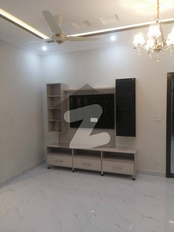 جناح گارڈنز فیز 1 جناح گارڈنز,ایف ای سی ایچ ایس,اسلام آباد میں 4 کمروں کا 7 مرلہ مکان 3.3 کروڑ میں برائے فروخت۔