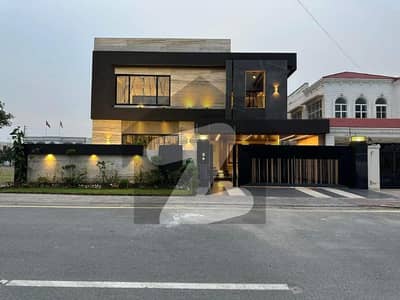 One Kanal House For Rent