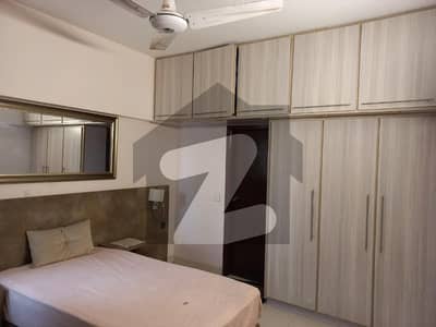 رائل رسدنکے گلشنِ اقبال ٹاؤن,کراچی میں 4 کمروں کا 10 مرلہ فلیٹ 99.0 ہزار میں کرایہ پر دستیاب ہے۔