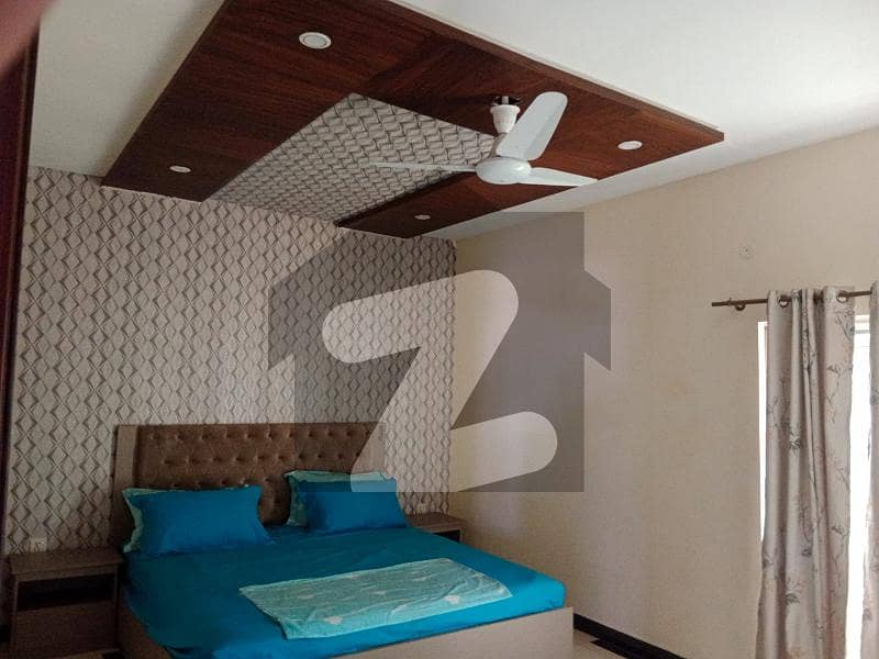 واپڈا ٹاؤن لاہور میں 4 کمروں کا 10 مرلہ مکان 3.8 کروڑ میں برائے فروخت۔