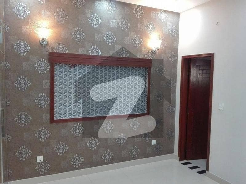 بحریہ ٹاؤن ۔ غزنوی بلاک بحریہ ٹاؤن ۔ سیکٹر ایف,بحریہ ٹاؤن,لاہور میں 2 کمروں کا 10 مرلہ زیریں پورشن 50.0 ہزار میں کرایہ پر دستیاب ہے۔