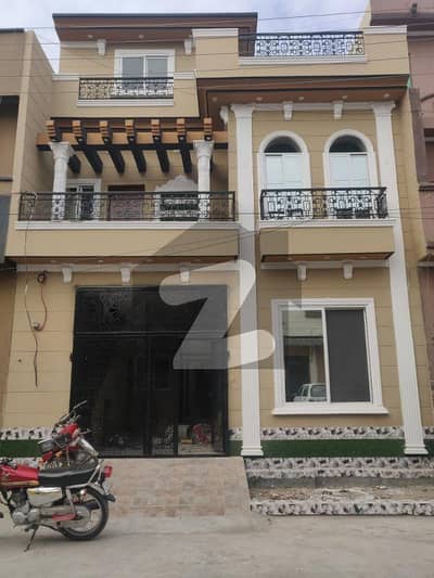 الرحمان گارڈن فیز 4 الرحمان گارڈن,لاہور میں 4 کمروں کا 5 مرلہ مکان 1.85 کروڑ میں برائے فروخت۔