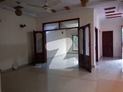10 Marla House Available For Rent In Wapda Town Phase 2