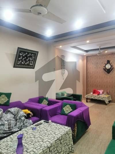 گلبرگ 3 - بلاک اے3 گلبرگ 3,گلبرگ,لاہور میں 4 کمروں کا 10 مرلہ مکان 4.65 کروڑ میں برائے فروخت۔