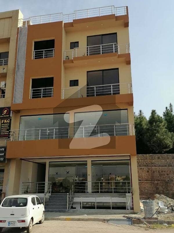 Brand New plaza for sale in Bahria Enclave
block C main boulevard 
size 40x30 total 5Th floors with momty