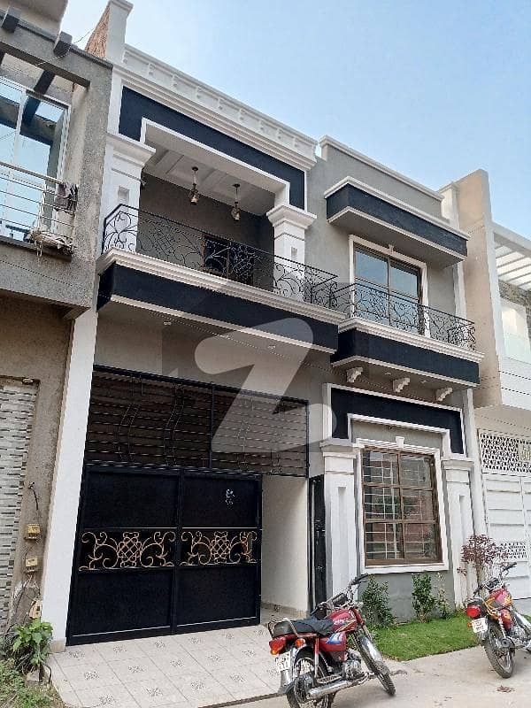 الرحیم گارڈن فیز ۵ جی ٹی روڈ,لاہور میں 4 کمروں کا 5 مرلہ مکان 1.9 کروڑ میں برائے فروخت۔