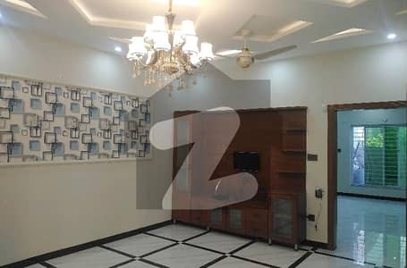 آئی ۔ 8/2 آئی ۔ 8,اسلام آباد میں 6 کمروں کا 14 مرلہ مکان 2.5 لاکھ میں کرایہ پر دستیاب ہے۔