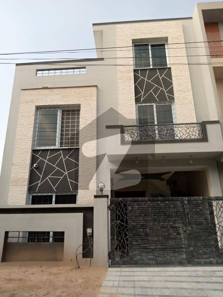 نیول اینکریج اسلام آباد میں 4 کمروں کا 5 مرلہ مکان 2.65 کروڑ میں برائے فروخت۔