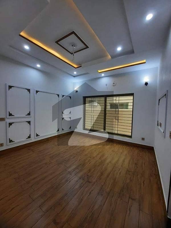 بحریہ ٹاؤن ۔ سیکٹر ایف بحریہ ٹاؤن,لاہور میں 5 کمروں کا 10 مرلہ مکان 1.0 لاکھ میں کرایہ پر دستیاب ہے۔
