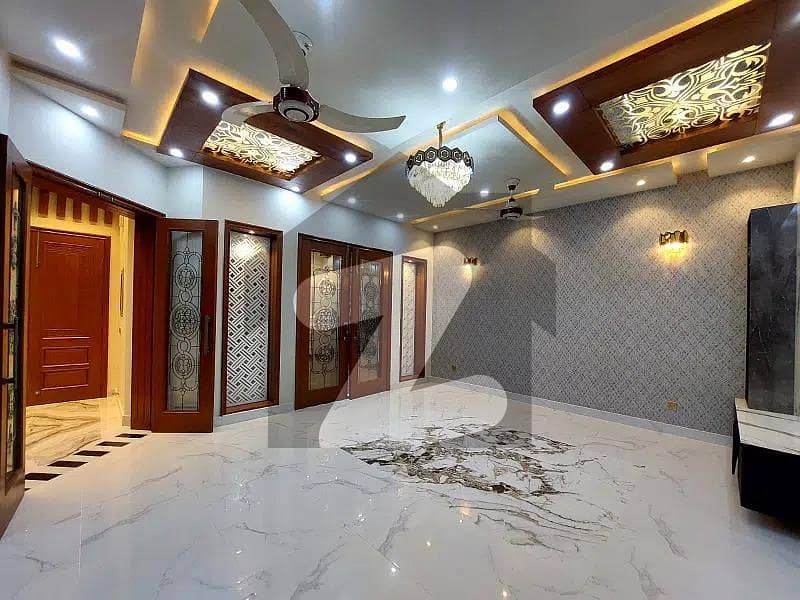 10 Marla Full House For Rent in Bahria Town Lahore
