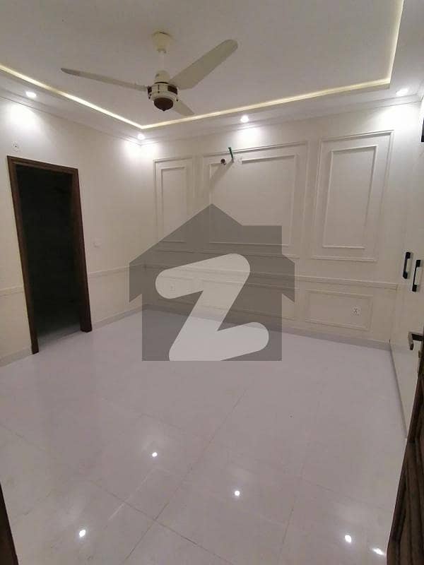 نیواقبال پارک کینٹ کینٹ,لاہور میں 3 کمروں کا 2 مرلہ مکان 1.12 کروڑ میں برائے فروخت۔