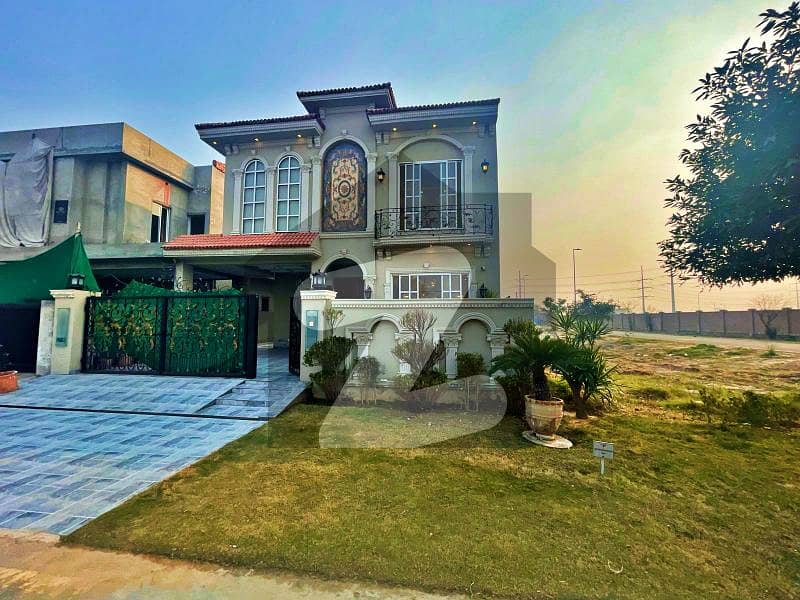 ڈی ایچ اے فیز 7 ڈیفنس (ڈی ایچ اے),لاہور میں 4 کمروں کا 10 مرلہ مکان 5.25 کروڑ میں برائے فروخت۔