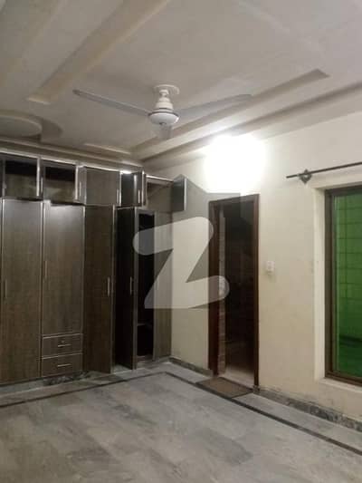 خیابان تنویر راولپنڈی میں 2 کمروں کا 5 مرلہ بالائی پورشن 35.0 ہزار میں کرایہ پر دستیاب ہے۔