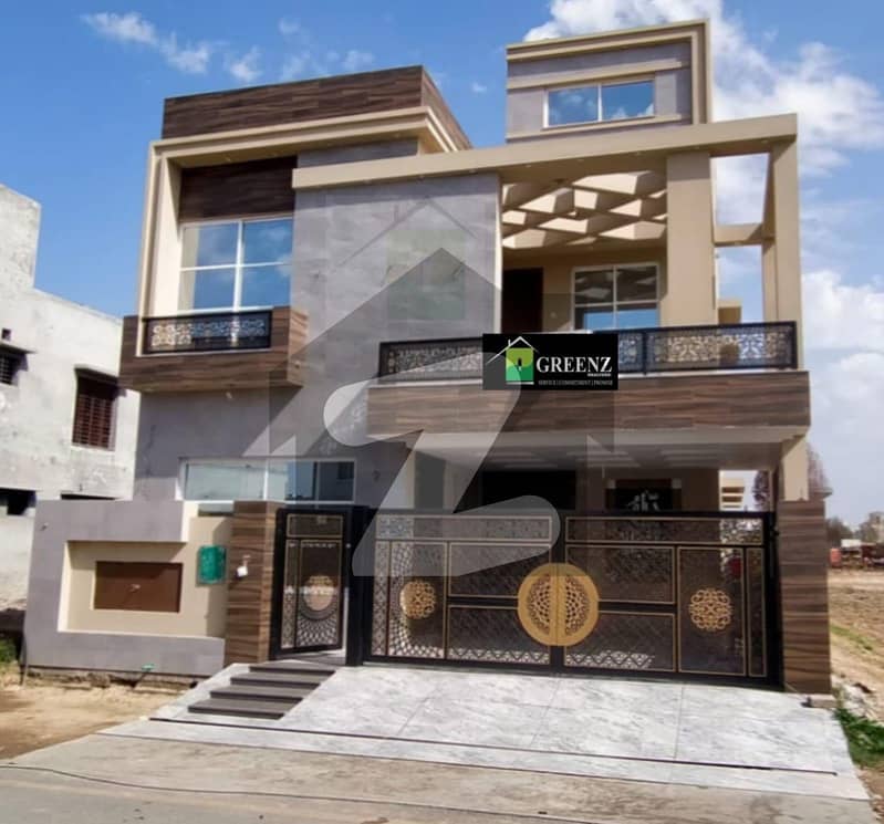 بحریہ آرچرڈ لاہور میں 5 کمروں کا 8 مرلہ مکان 2.52 کروڑ میں برائے فروخت۔